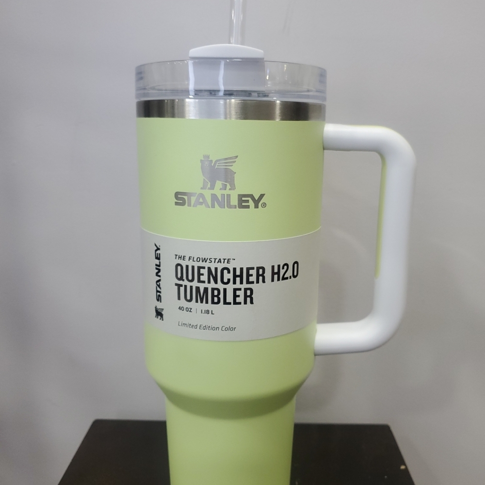 Stanley Quencher H2.0 FlowState Tumbler / 40oz / Color: Citron Colorblock